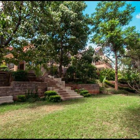 Riverfront Gardens Bed and Breakfast Mjini Esterno foto