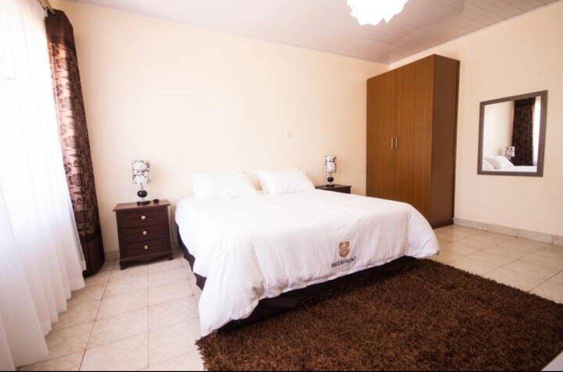 Riverfront Gardens Bed and Breakfast Mjini Esterno foto
