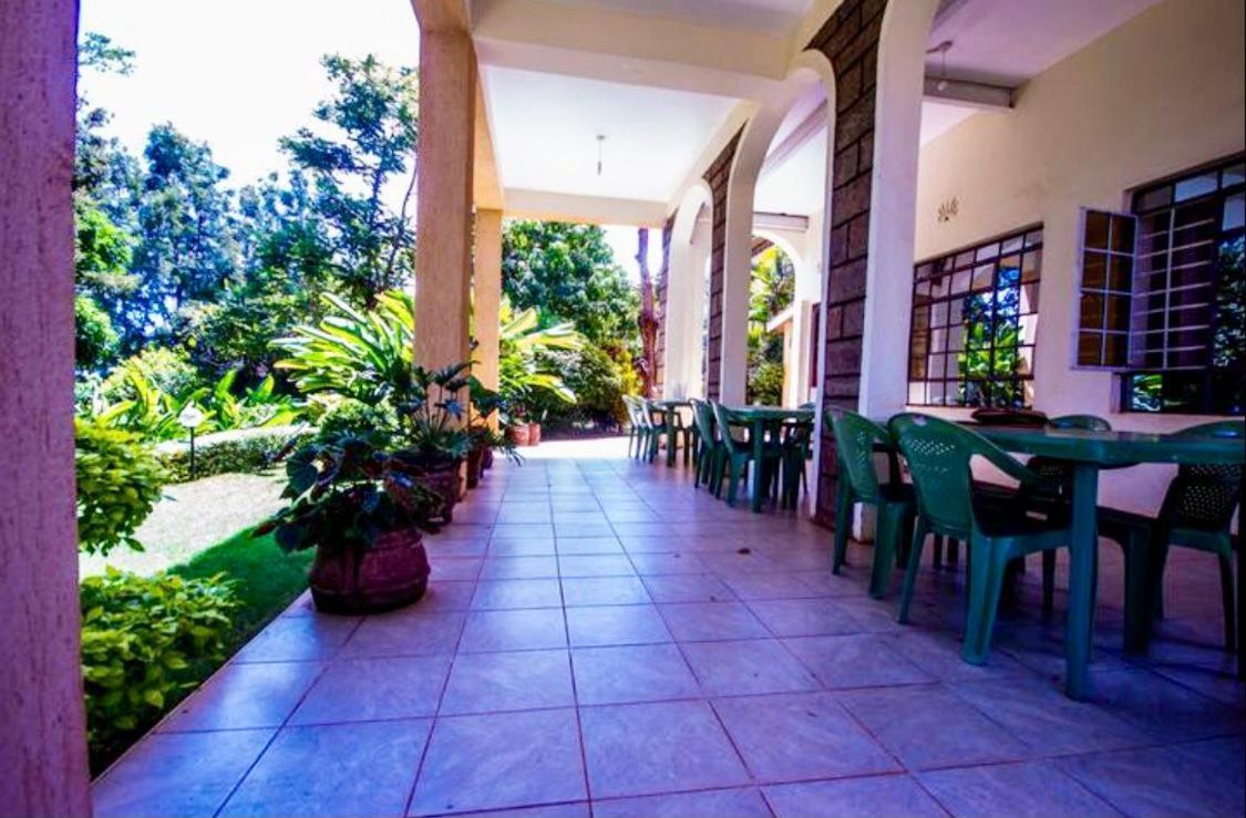 Riverfront Gardens Bed and Breakfast Mjini Esterno foto