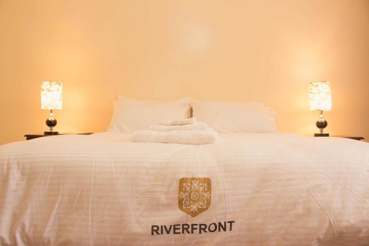 Riverfront Gardens Bed and Breakfast Mjini Esterno foto