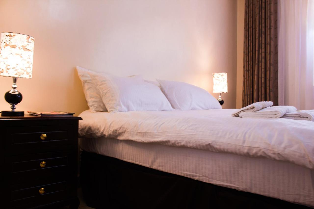 Riverfront Gardens Bed and Breakfast Mjini Esterno foto